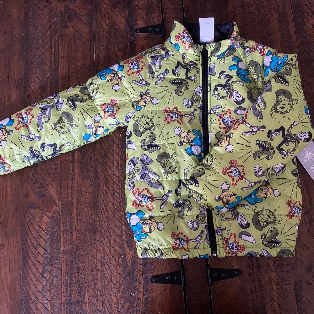 Disney Puffy Unisex size 5/6 Jacket!!